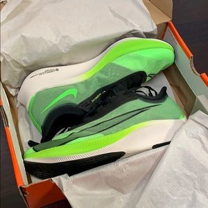 BRAND NEW IN BOX Nike Men’s Zoom Fly 3